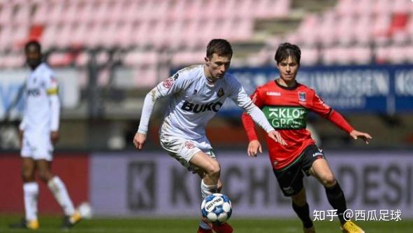 用眼神确认 用眼神确认