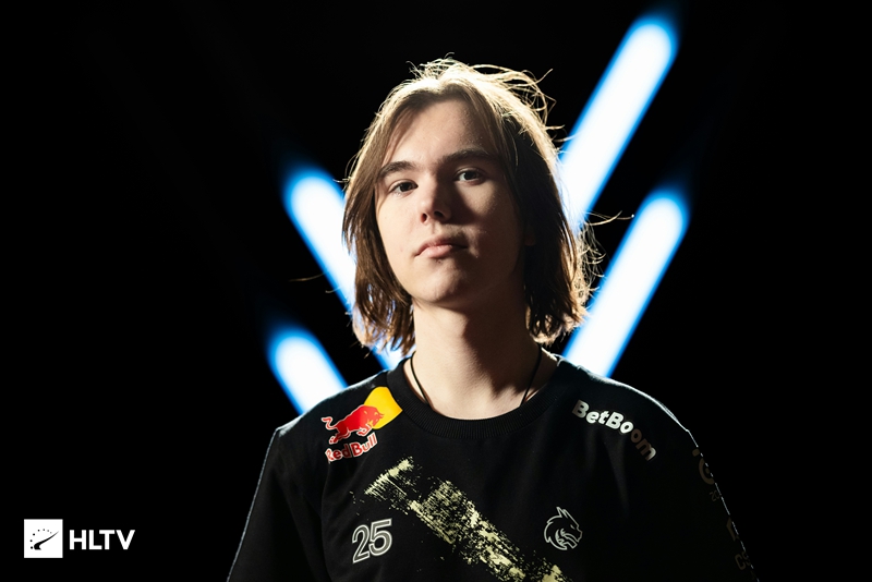 其次是场景 其次是场景